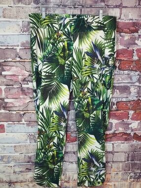 Soft Surroundings Tropical Print Capris